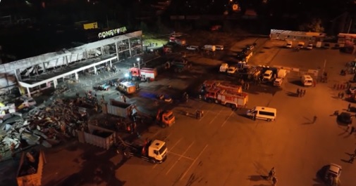 Al menos 18 muertos por el impacto de un misil ruso en un centro comercial de Ucrania