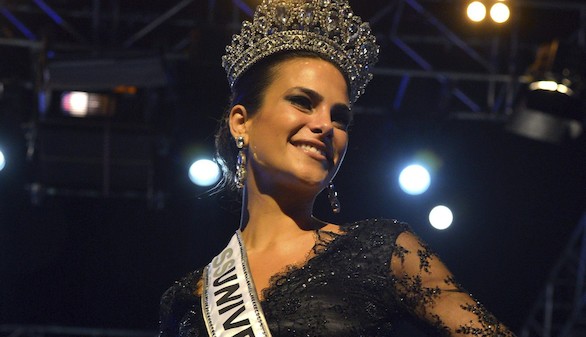 Carla García: 25 años, 1'75 de altura, médico y canaria
