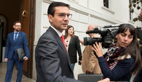 Sin sorpresas en Granada: el socialista Cuenca, nuevo alcalde