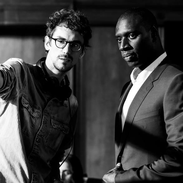 El director de la película, Hugo Gélin, dando instrucciones a Omar Sy, protagonista de Mañana empieza todo.