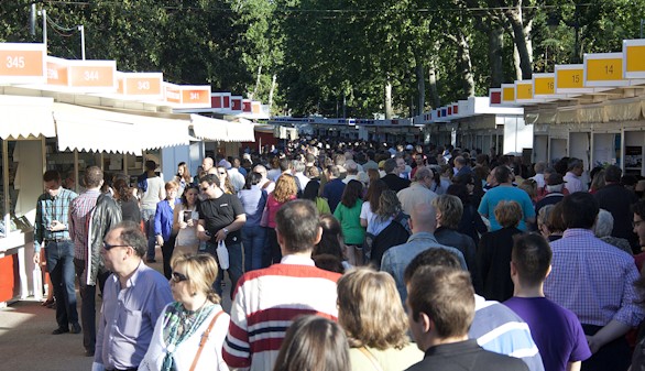 Feria del libro: La Feria alarga hoy su jornada hasta las 22:30