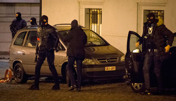 Bélgica detiene a 16 personas pero no da con Salah Abdeslam