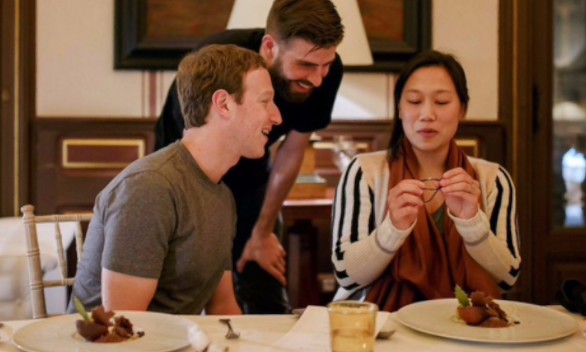 Piqué cena en Barcelona con Zuckerberg y su mujer