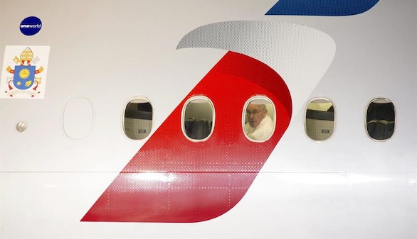 El Papa termina su histórica gira por Estados Unidos y regresa a Roma