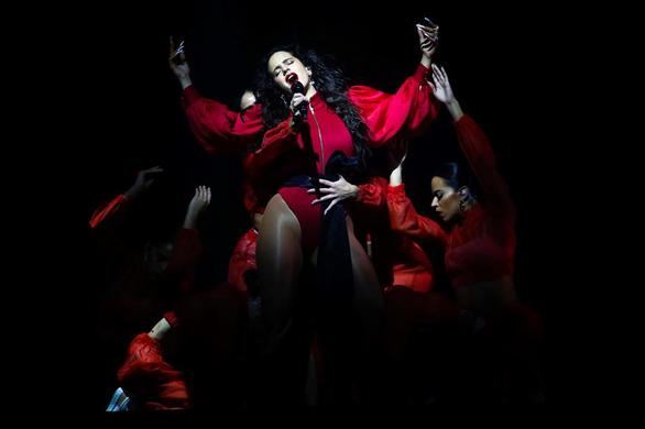 Rosalía derrocha poderío en su regreso a Barcelona con un espectáculo magnético