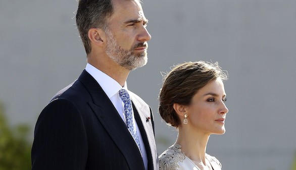 Los Reyes retoman el viaje a París suspendido por la tragedia de Germanwings