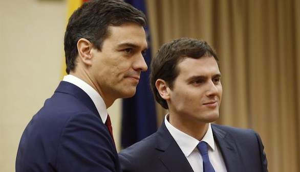 Rivera invita al PP a unirse al acuerdo firmado con Sánchez