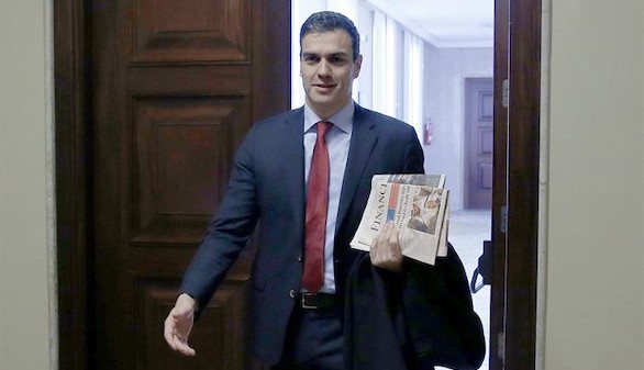 Sánchez se queda con la mano en el aire