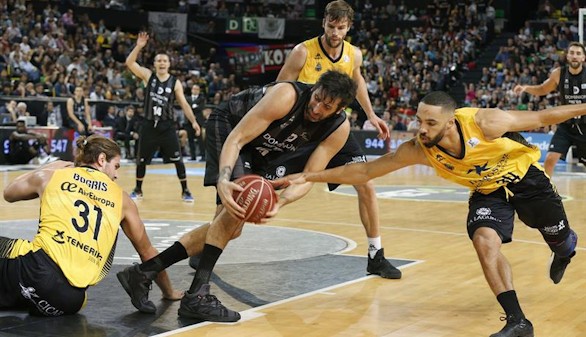 El Real Madrid se mantiene líder y el Joventut logra su primera victoria