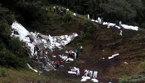 71 muertos en el accidente de un avión en el que viajaba el Chapecoense de Brasil