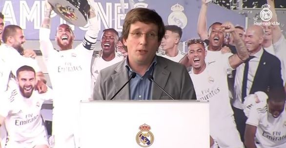 La pulla de Almeida a Ramos que ha desatado las risas en la celebración del Real Madrid