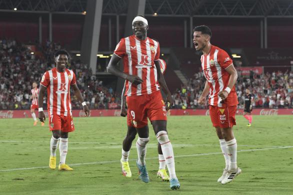 LaLiga. El Almería de Sadiq y Ramazani remonta al Sevilla