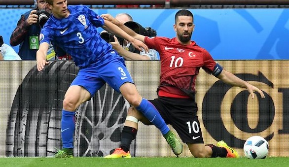 Arda Turan pide perdón al pueblo turco por su mal partido ante Croacia