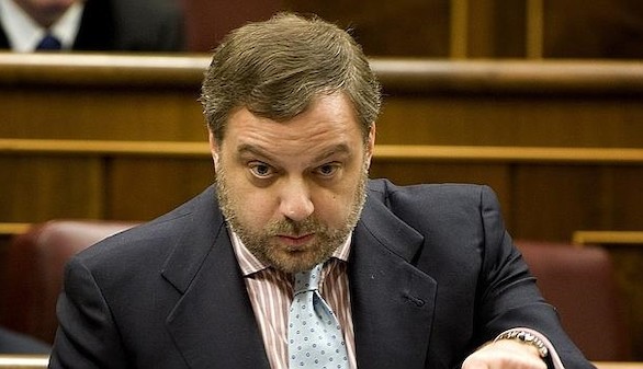 Gustavo de Arístegui dimite 