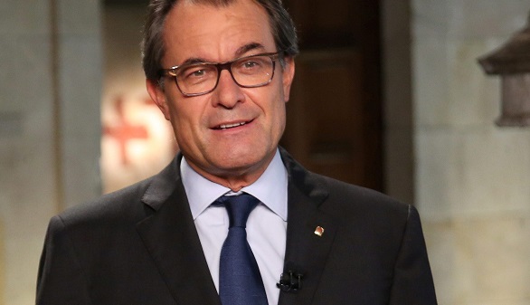 Mas se dirige a los catalanes sin pronunciar 'independencia'