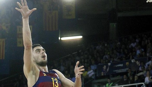 El Barcelona tira de juventud para quedarse a un paso de la F4