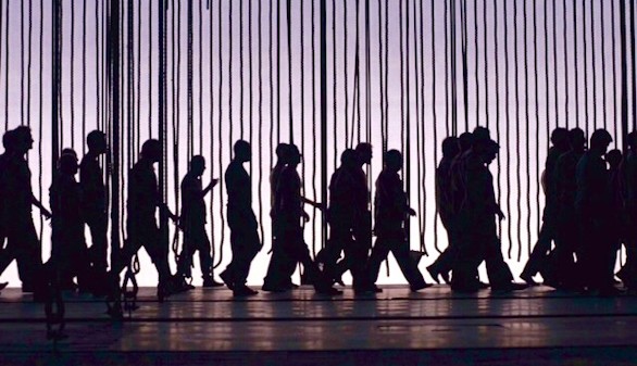 La ópera de Britten “Billy Budd” llega al Real a bordo de una cárcel flotante