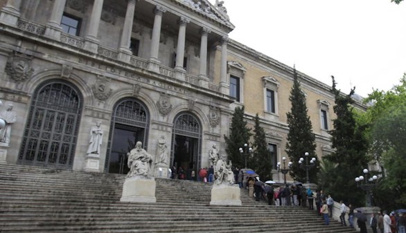 La Biblioteca Nacional cambia sus archivos más emblemáticos por oficinas