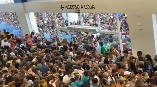 Polémica en Brasil por la multitudinaria apertura de un centro comercial en Belén