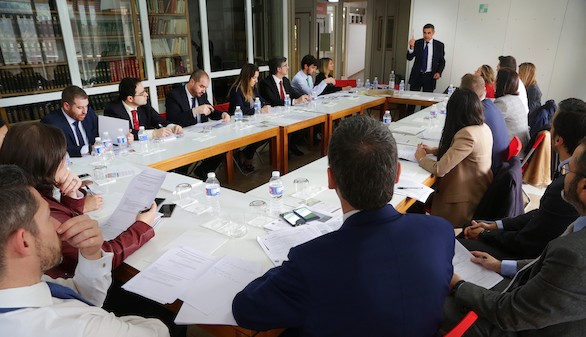 CaixaBank hace cursos de formación para las empresas que quieren internacionalizarse