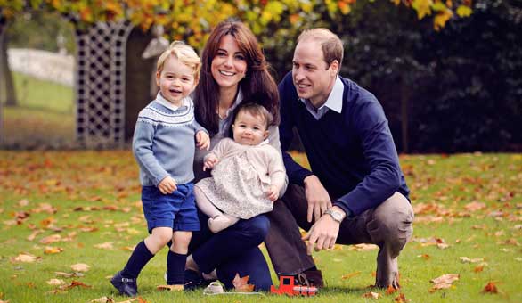 Primer posado de los duques de Cambridge con sus dos hijos