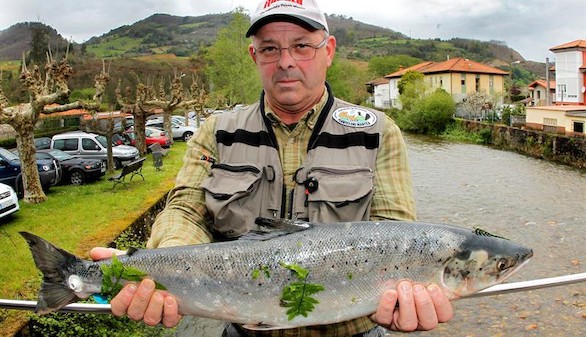 El 'campanu' de la temporada 2016, subastado por 3.700 euros