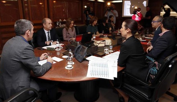 El Gobierno canario rompe con el PSOE y cesan sus 4 consejeros