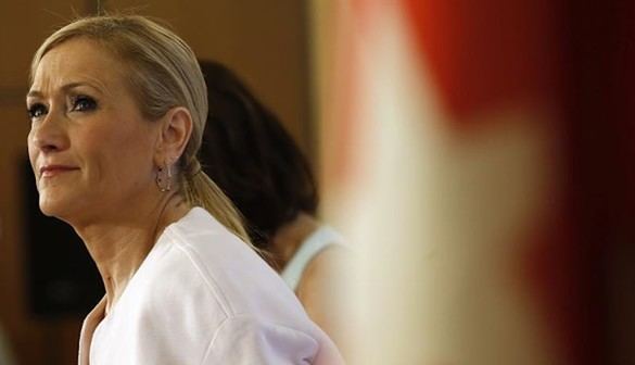 Cifuentes no descarta cerrar Telemadrid