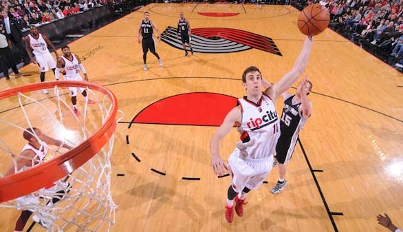 Los San Antonio Spurs prueban a Víctor Claver