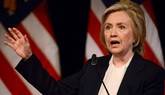 Diez horas después de ser derrotada, Clinton da la cara