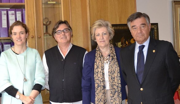 Los farmacéuticos de Madrid reciben al presidente de Farmamundi