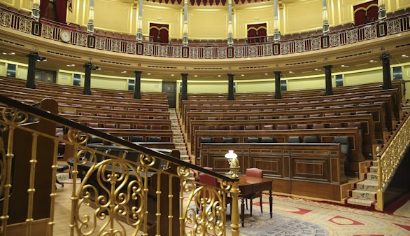 PP y PSOE, encallados en el insulto