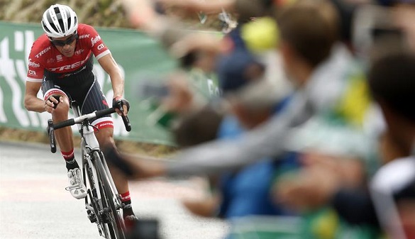 La Vuelta. Denifl conquista Los Machucos y Contador aprieta