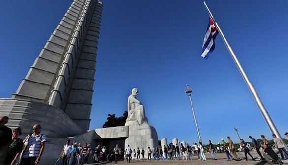 La Plaza de la Revolución, primer acto de la despedida de Castro