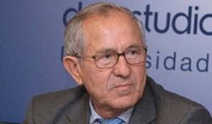 El catedrático Cuenca Toribio publica su nuevo libro 'Historia y Actualidad 6'