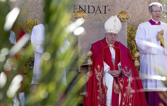 El Papa preside en la Plaza de San Pedro la celebración del Domingo de Ramos