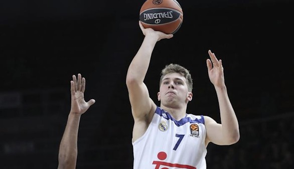Un imperial Doncic acaba con la maldición blanca en Estambul