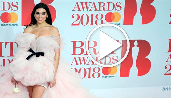 Brit Awards. Dua Lipa y Stormzy triunfan en una gala crítica con el 'brexit'