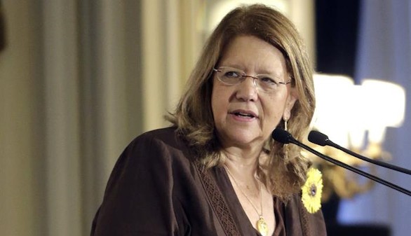 Elvira Rodríguez, “preocupada” por la inestabilidad política en España