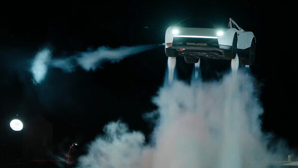 Tesla presenta su "coche volador", capaz de realizar maniobras aéreas