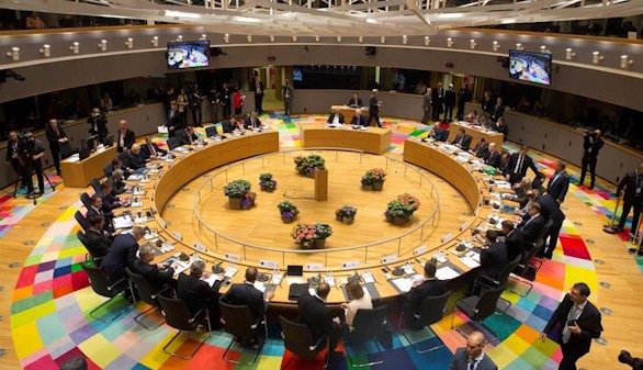 Los 27 aprueban por unanimidad las directrices para el brexit