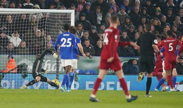 El Liverpool de Klopp acelera hacia el título tras exhibirse en Leicester | 0-4