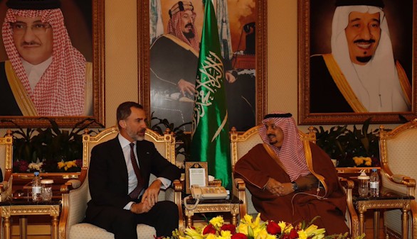 A la tercera va la vencida: Felipe VI visita Arabia Saudí
