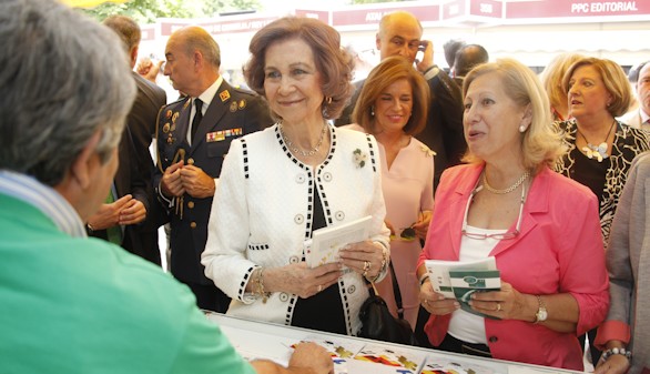 Doña Sofía inaugura la 74ª edición de la Feria del Libro de Madrid