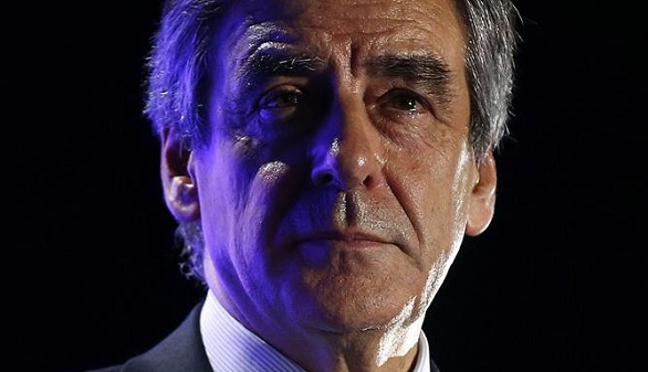 La Policía francesa registra el domicilio de Fillon
