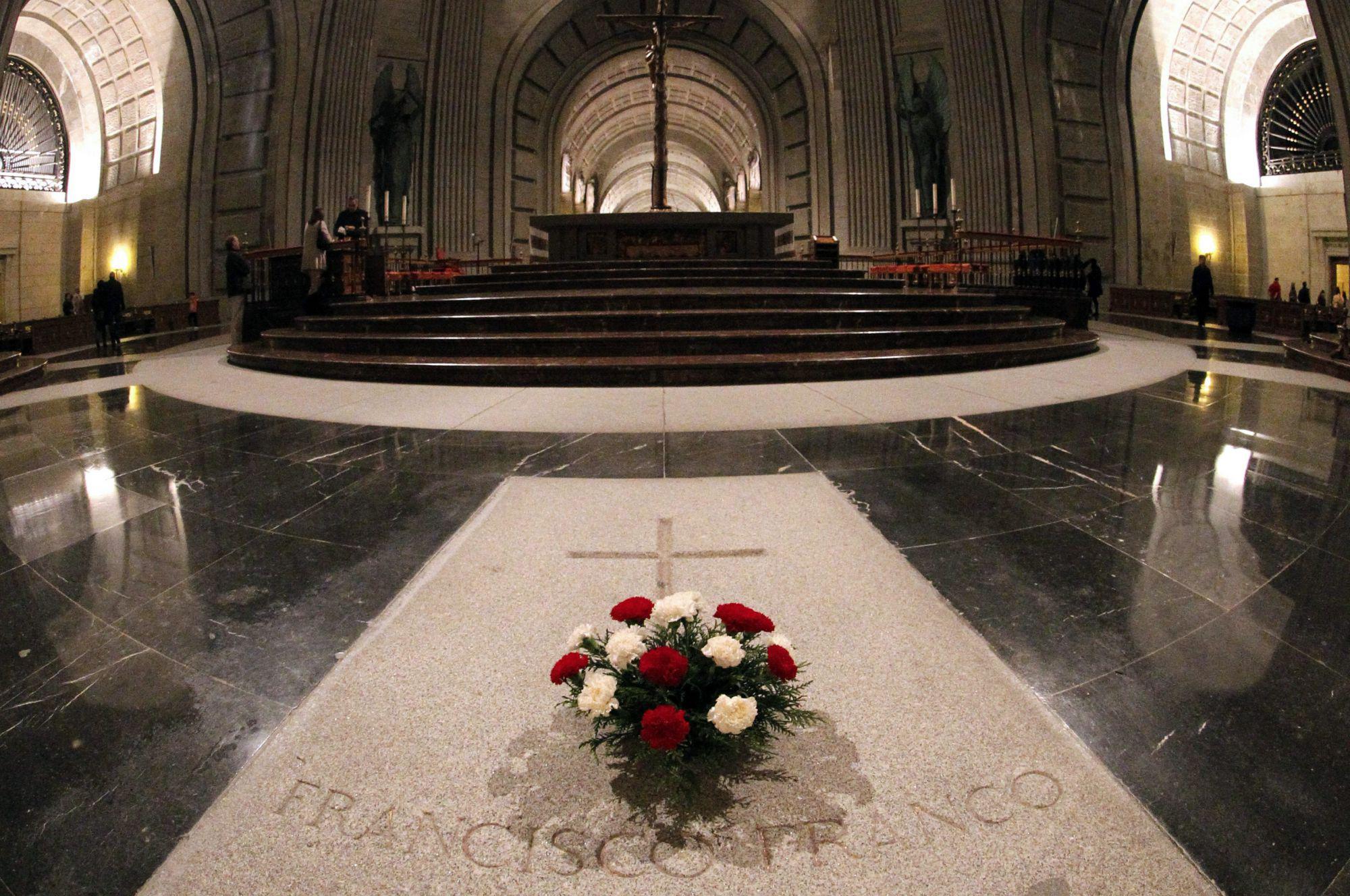 El Gobierno no exhumará los restos de Franco