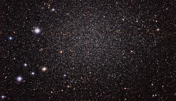 La galaxia enana del Escultor, una poco conocida vecina de la Vía Láctea