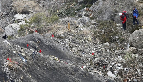 El misterio del accidente del A320 de Germanwings: uno de los pilotos salió de cabina y ya no pudo acceder
