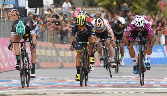 Giro de Italia. Ewan se impone por 