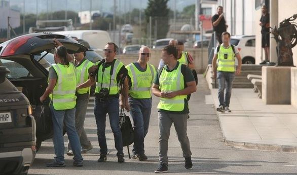La Guardia Civil registra un semanario en Valls en torno al 1-O